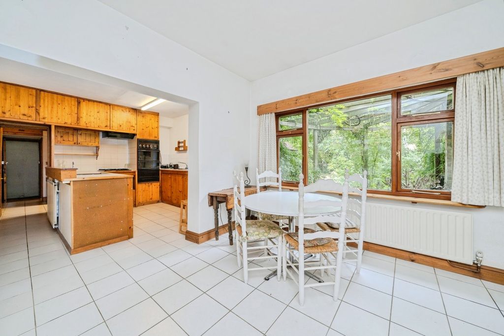 Property photo 3 of 26