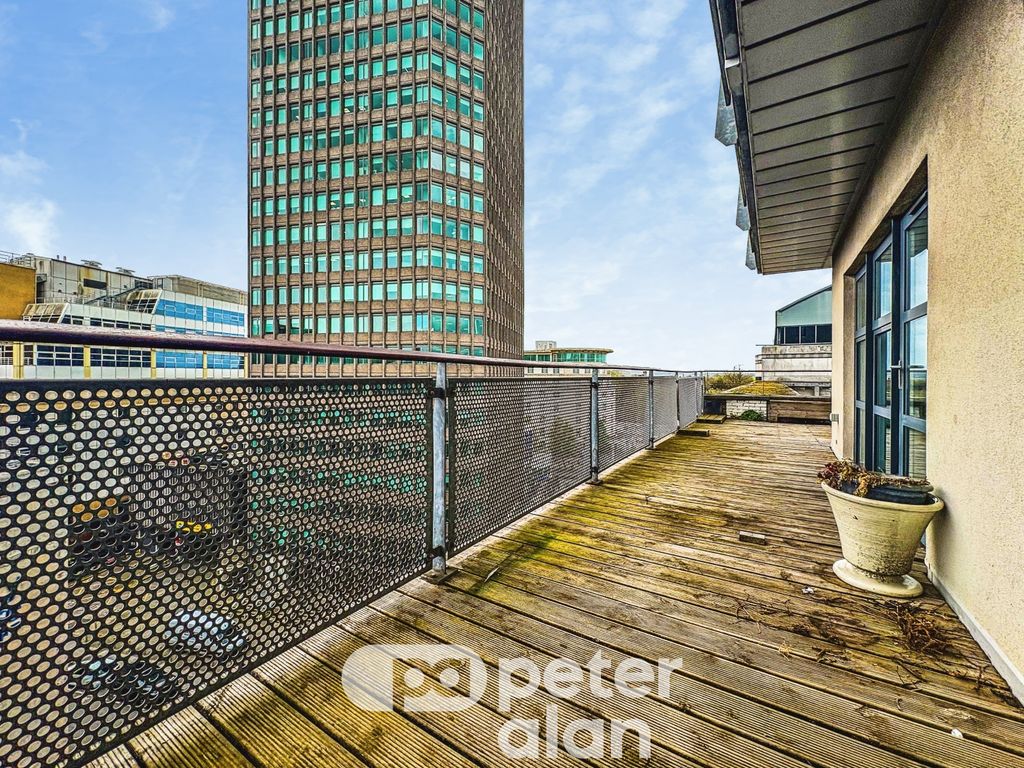 Property photo 2 of 21