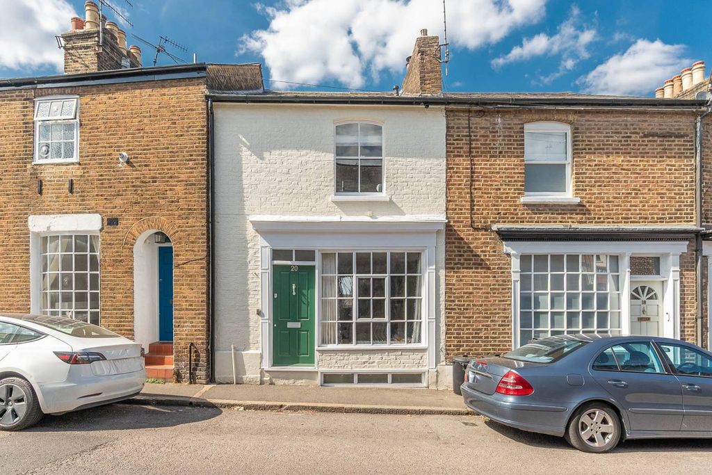 Property photo 2 of 12