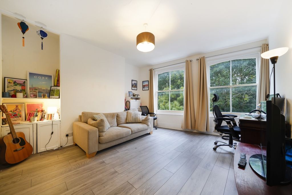 Property photo 1 of 9