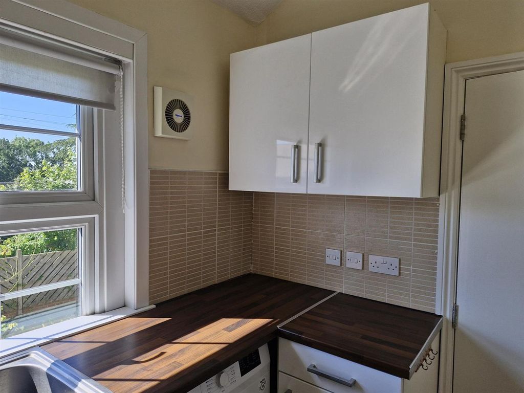 Property photo 2 of 7 203Fd7~1.Jpg