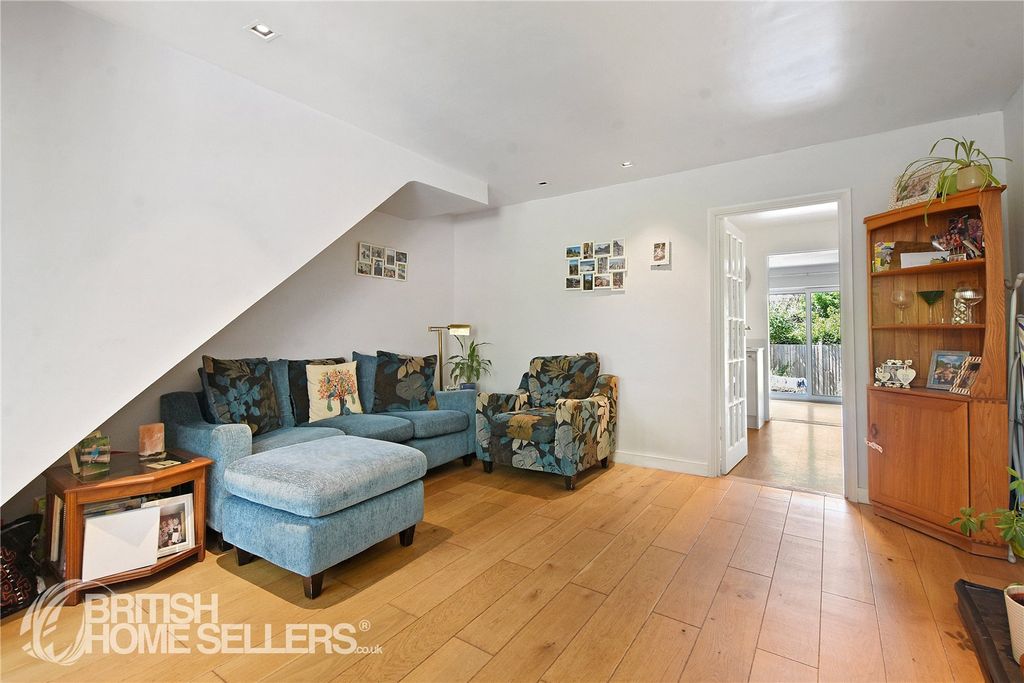 Property photo 3 of 14 Picture No. 12