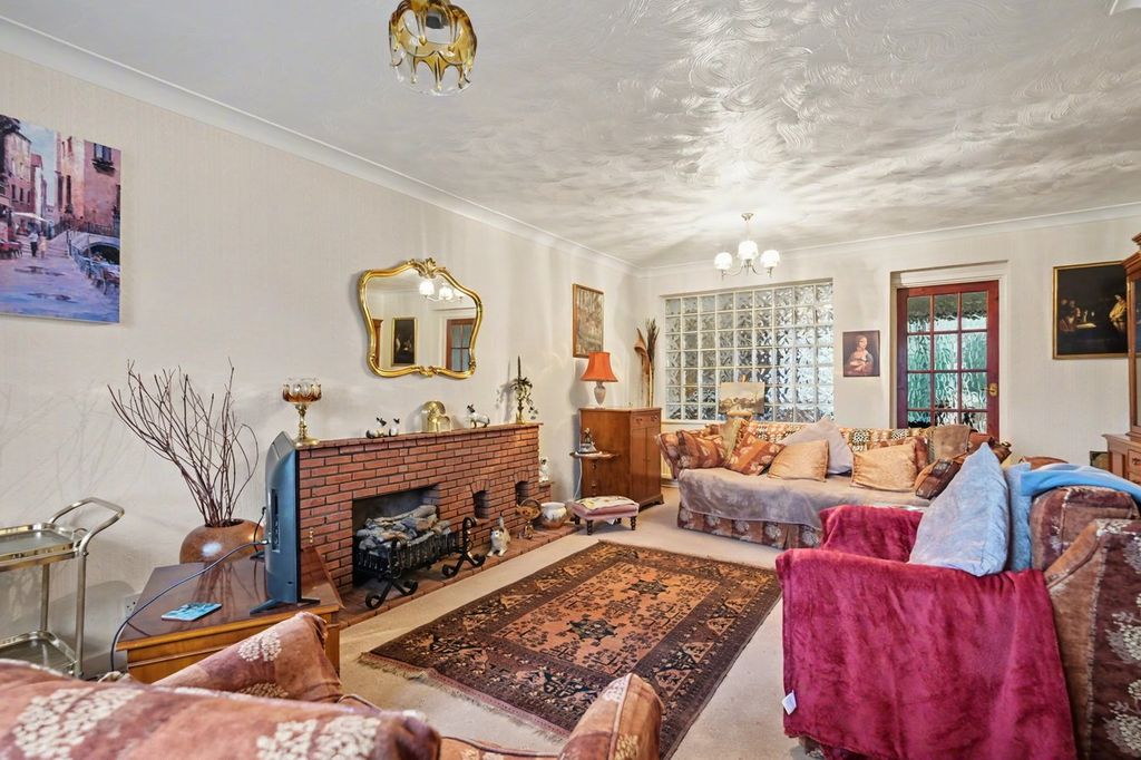 Property photo 3 of 16