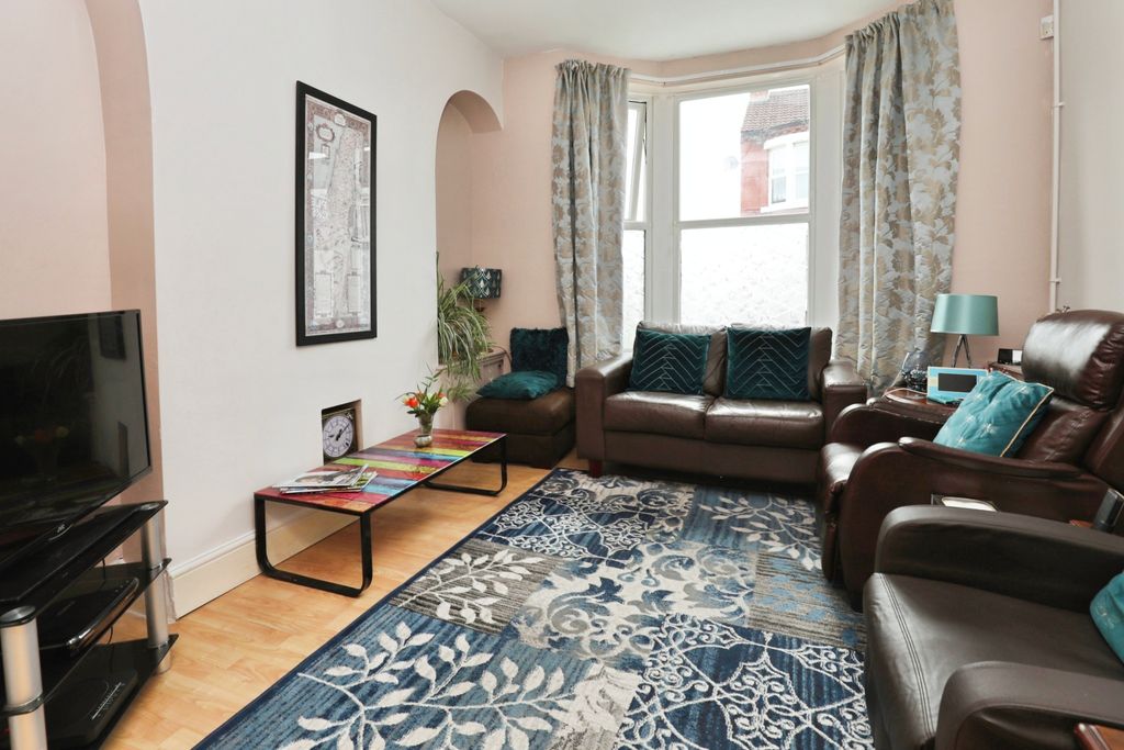 Property photo 2 of 15