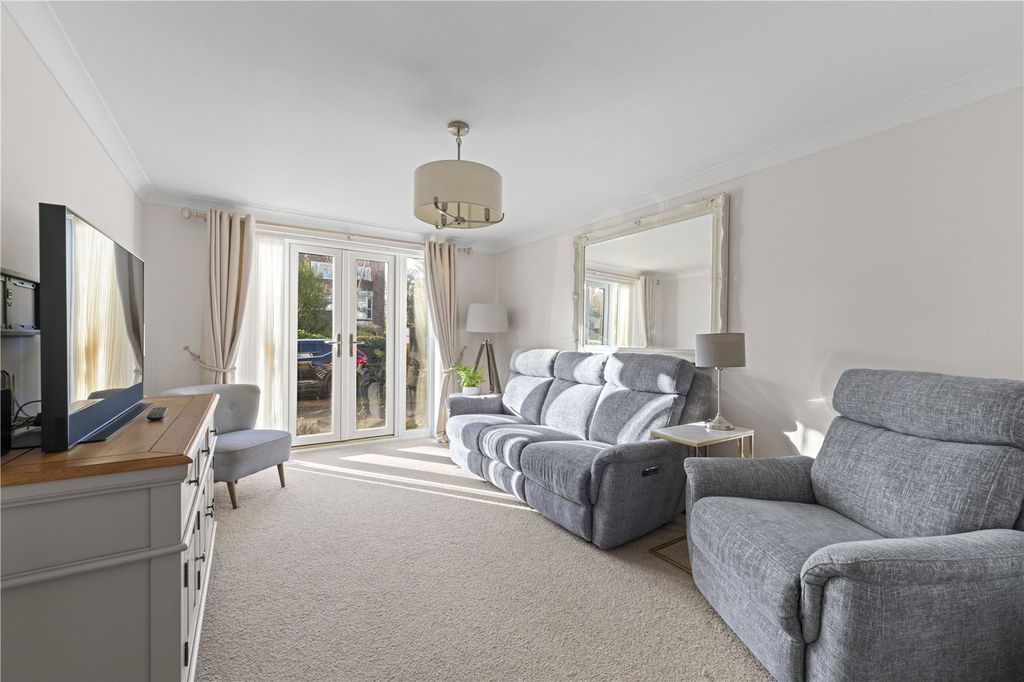 Property photo 2 of 8 Picture No. 25