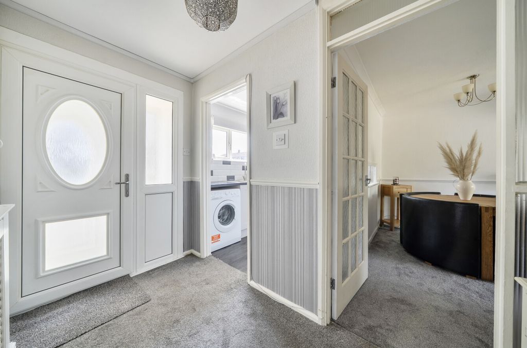 Property photo 2 of 22 Hallway