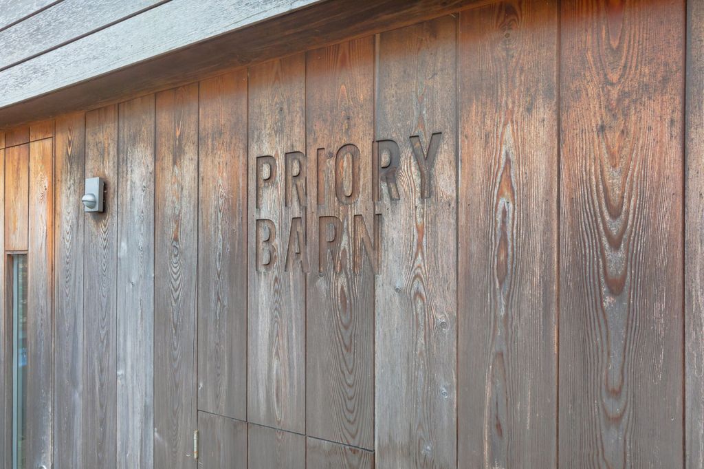 Property photo 2 of 24