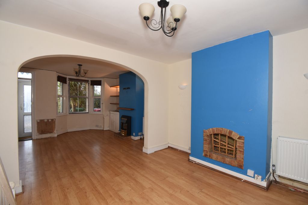 Property photo 3 of 10 Image 2