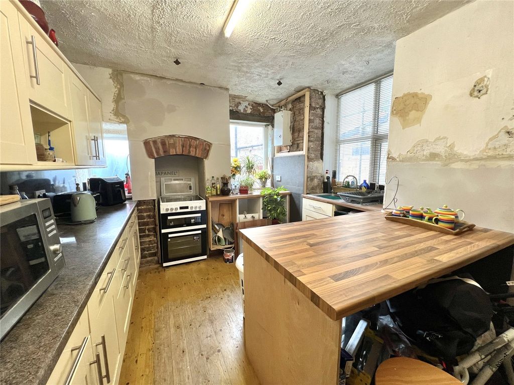 Property photo 3 of 15 Picture No. 12