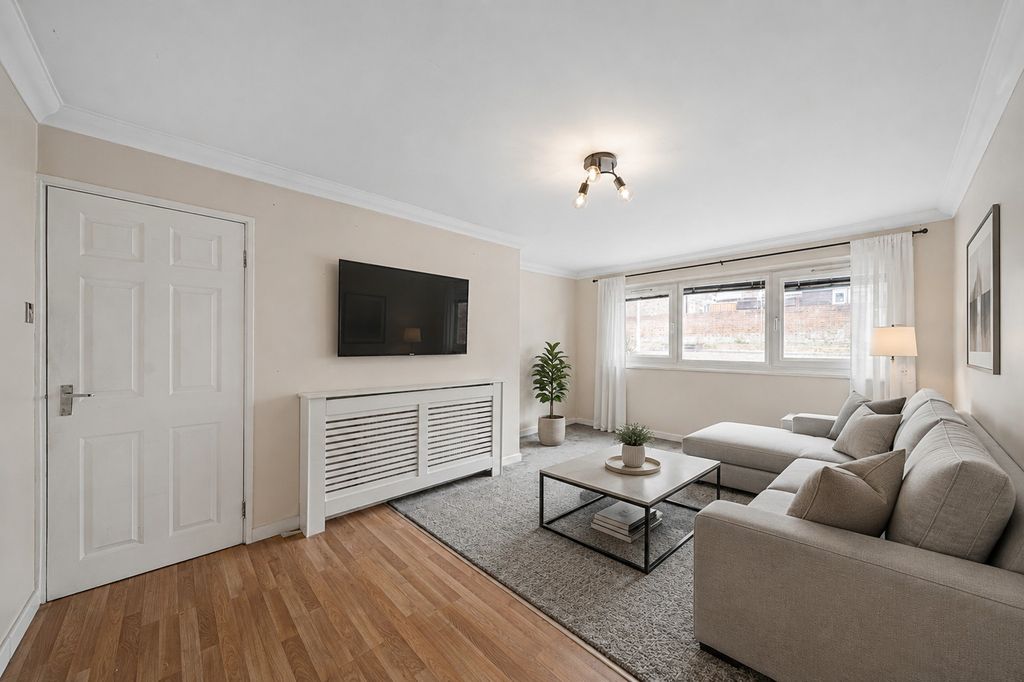 Property photo 2 of 13 5365302