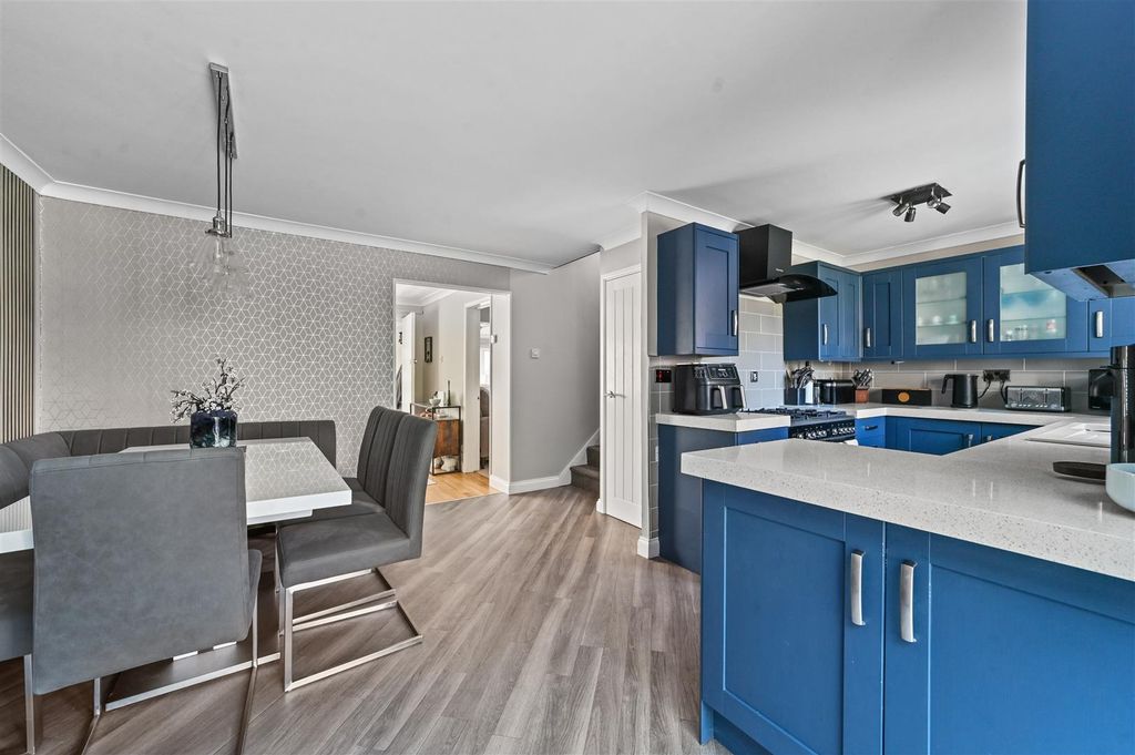 Property photo 2 of 15 Kitchen Dining Room
