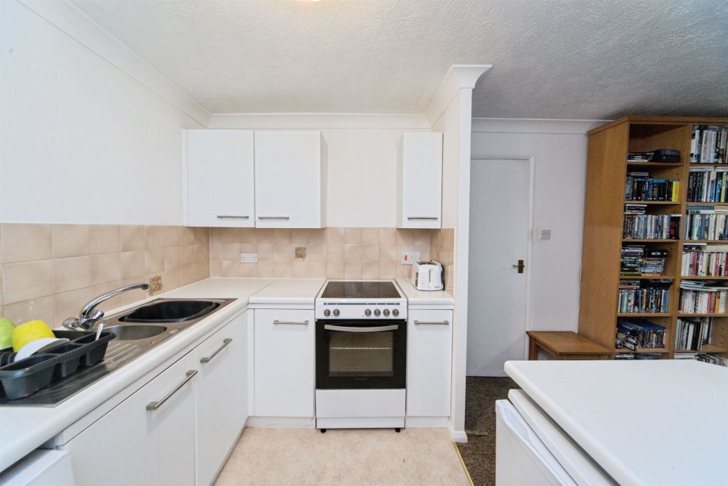 Property photo 3 of 14