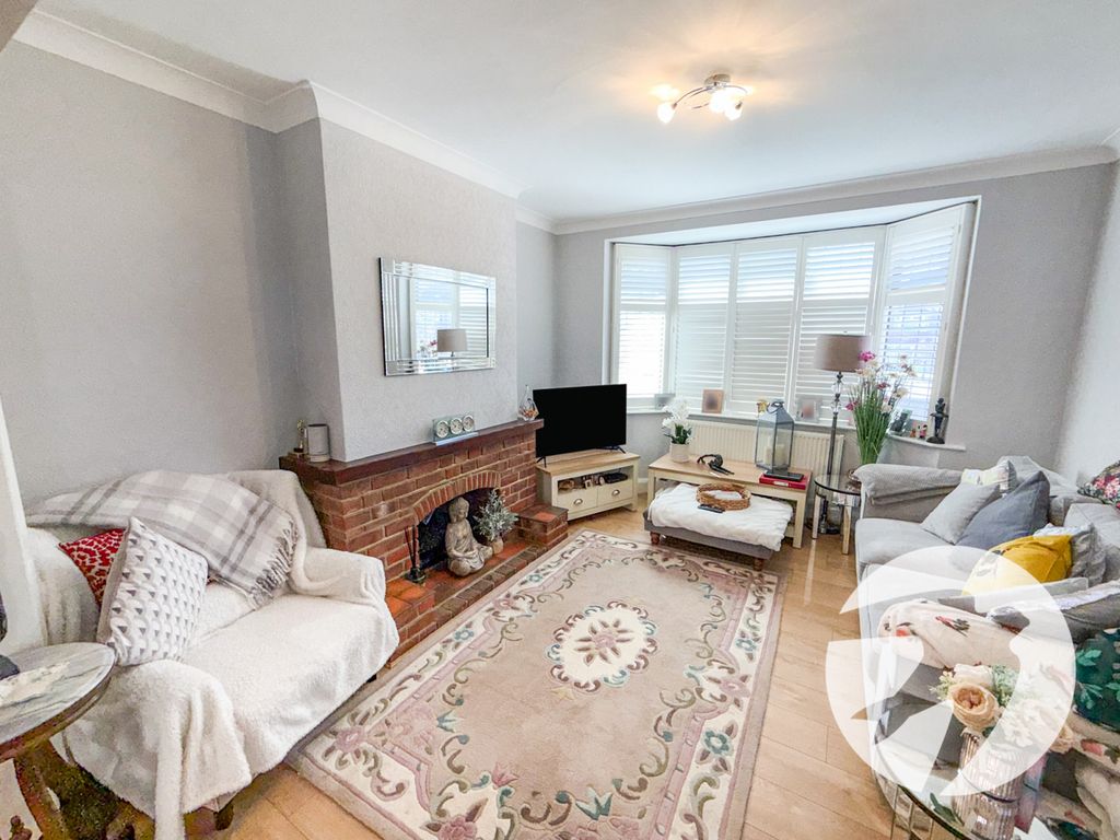 Property photo 2 of 18 Picture No. 11