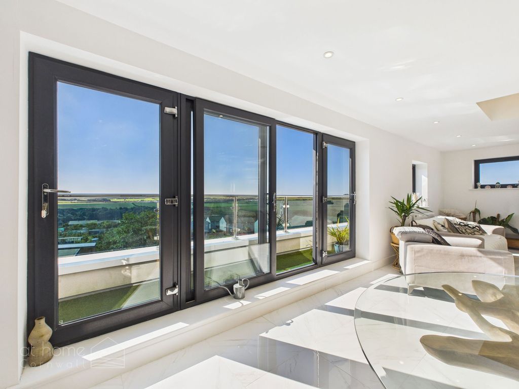 Property photo 2 of 44