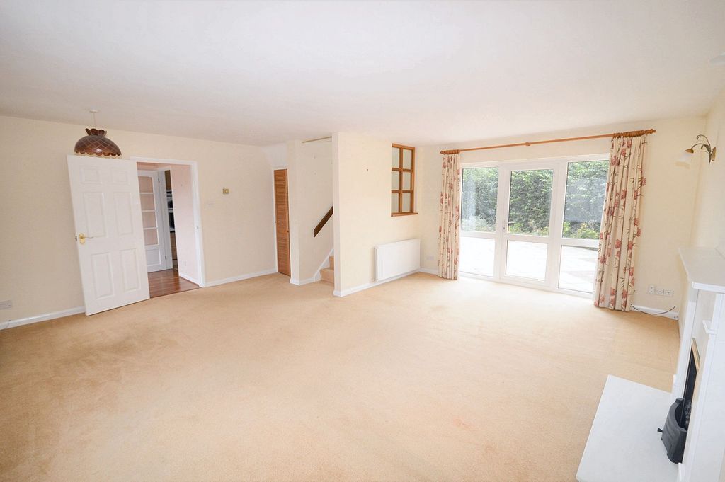 Property photo 2 of 9 Living Room