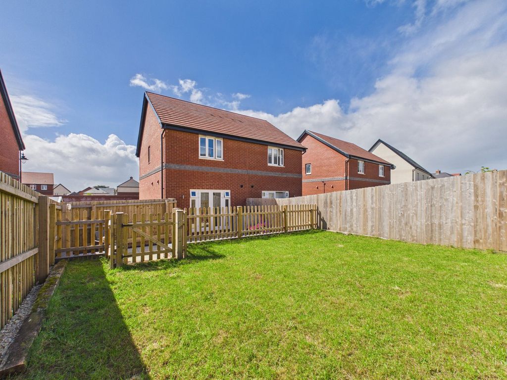 Property photo 2 of 22