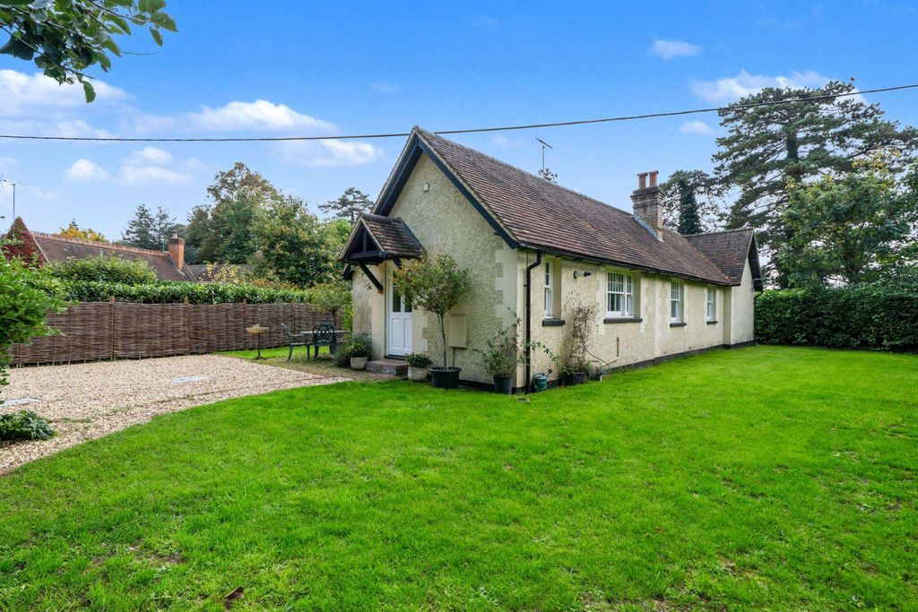 Property photo 3 of 20 Laurel Cottage, Badgemore, Henley-On-Thames Rg9 4Nr
