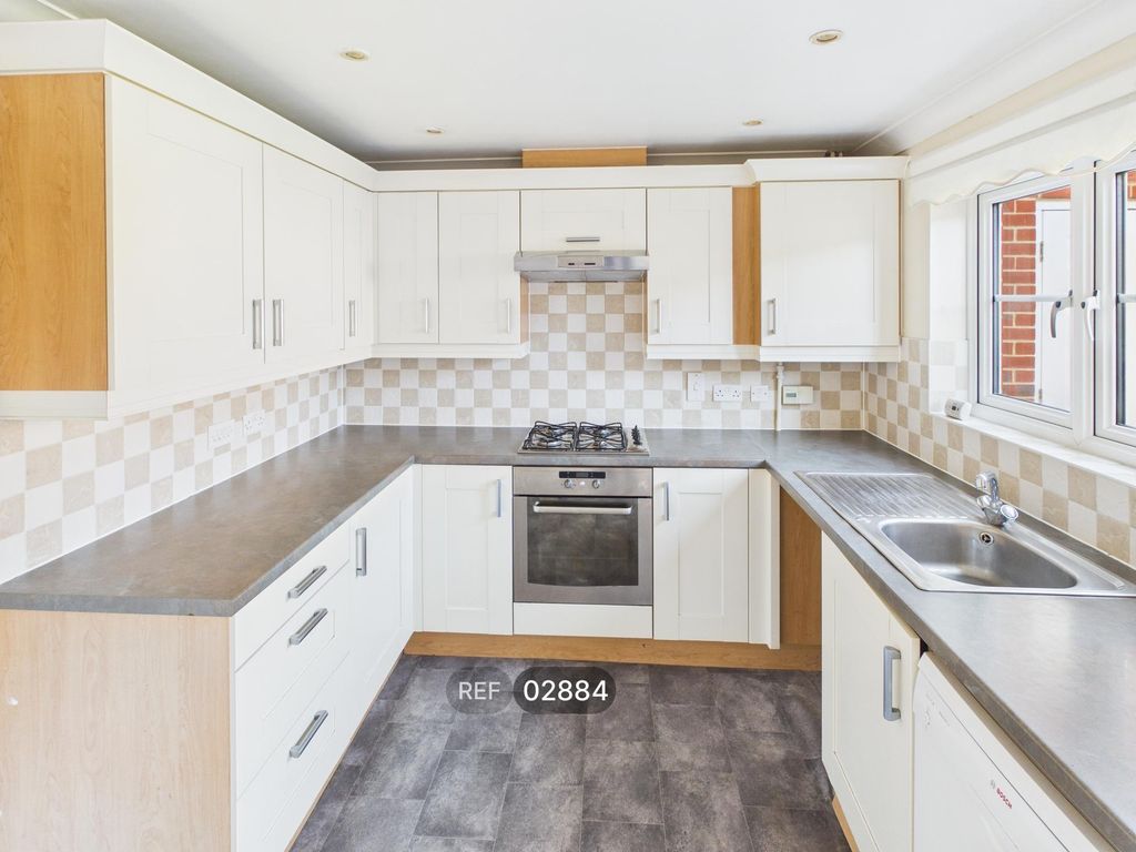 Property photo 2 of 22 Kitchen