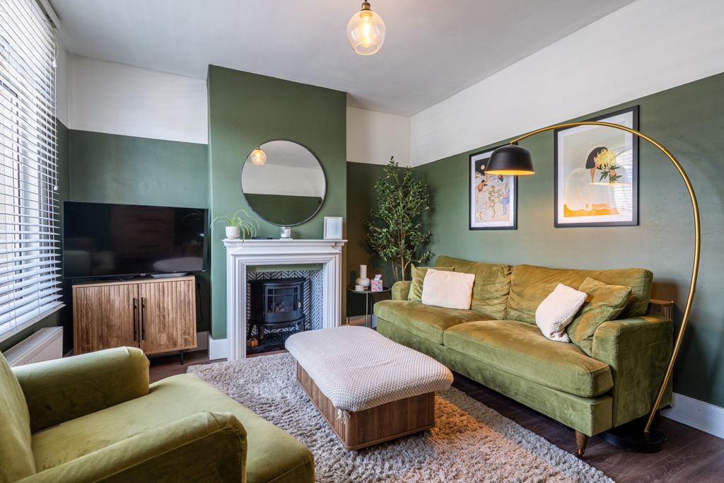 Property photo 2 of 22 5202994