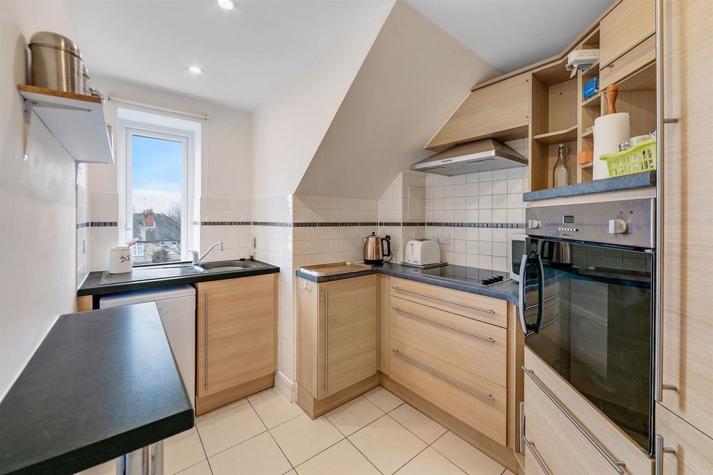 Property photo 2 of 13 05-360Fch_49Crayshaw_Rg48Eq_82048_-13-Medium.Jpg