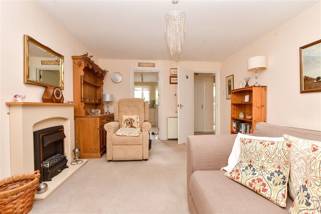 Property photo 2 of 11 Living Room