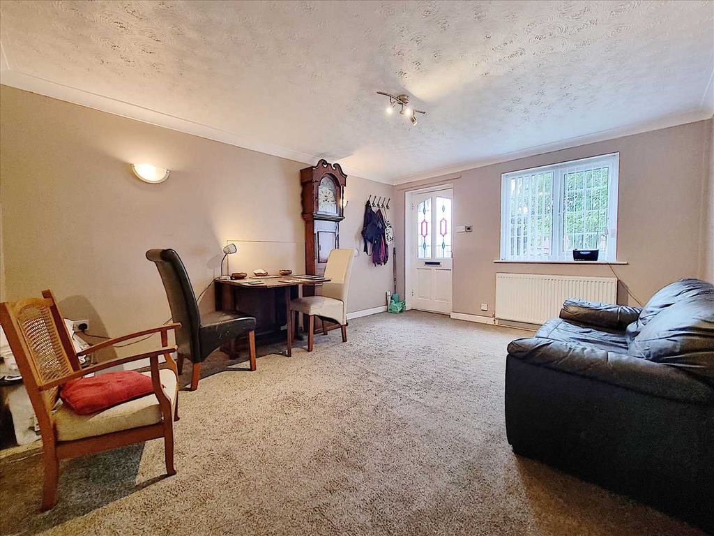 Property photo 3 of 10 Dining Area/Lobby: