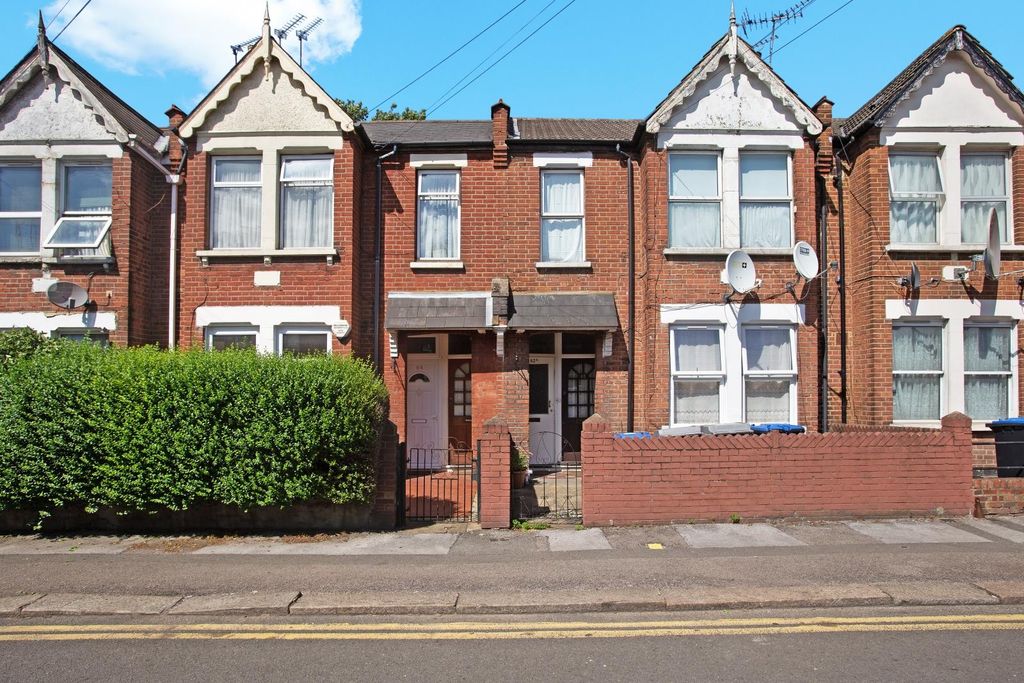 Property photo 1 of 8