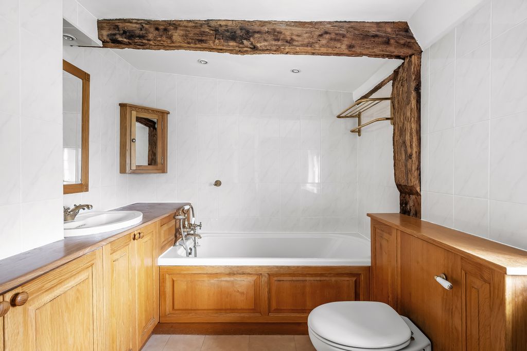 Additional image 15 of 4 bed semi-detached house for saleNewchapel Road, Lingfield, Surrey RH7