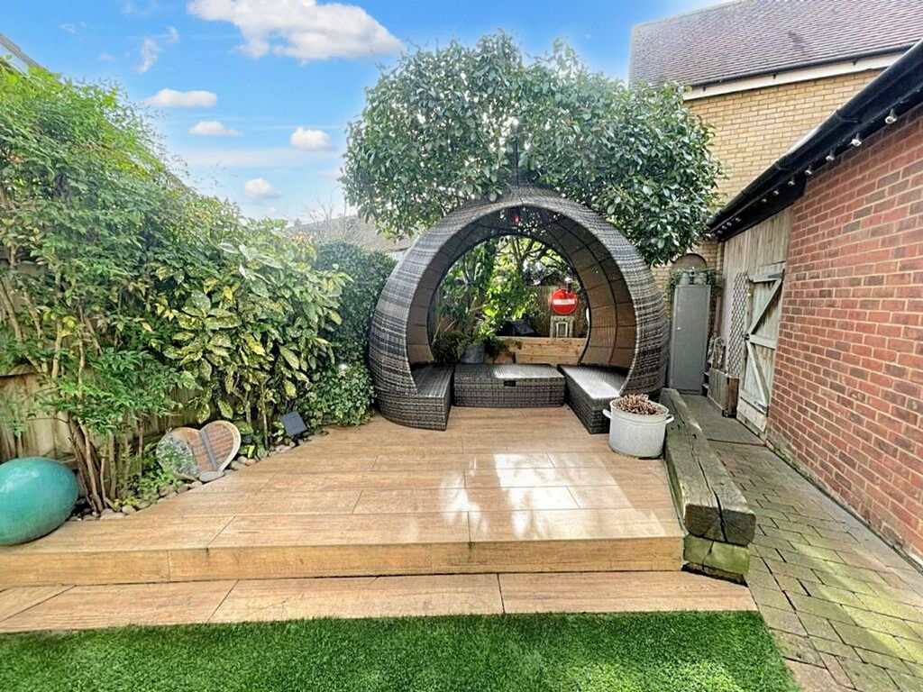 Property photo 2 of 19