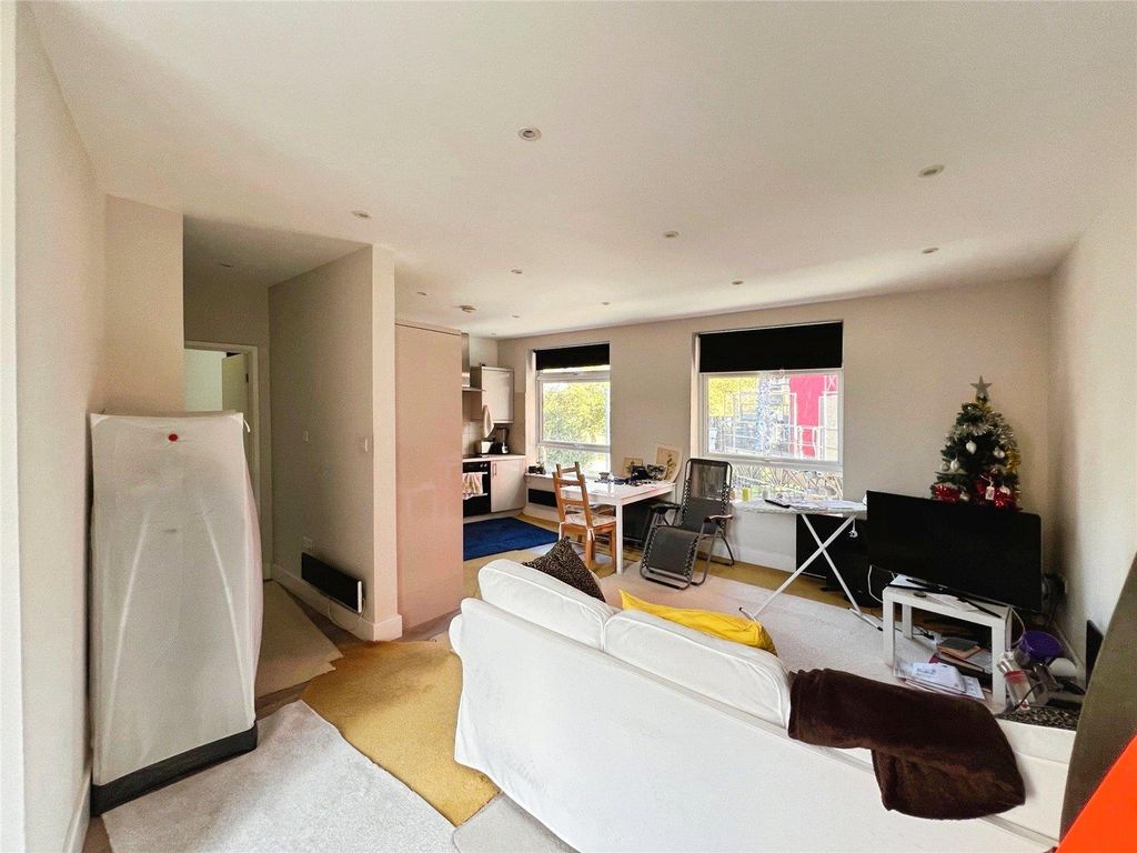 Property photo 3 of 5