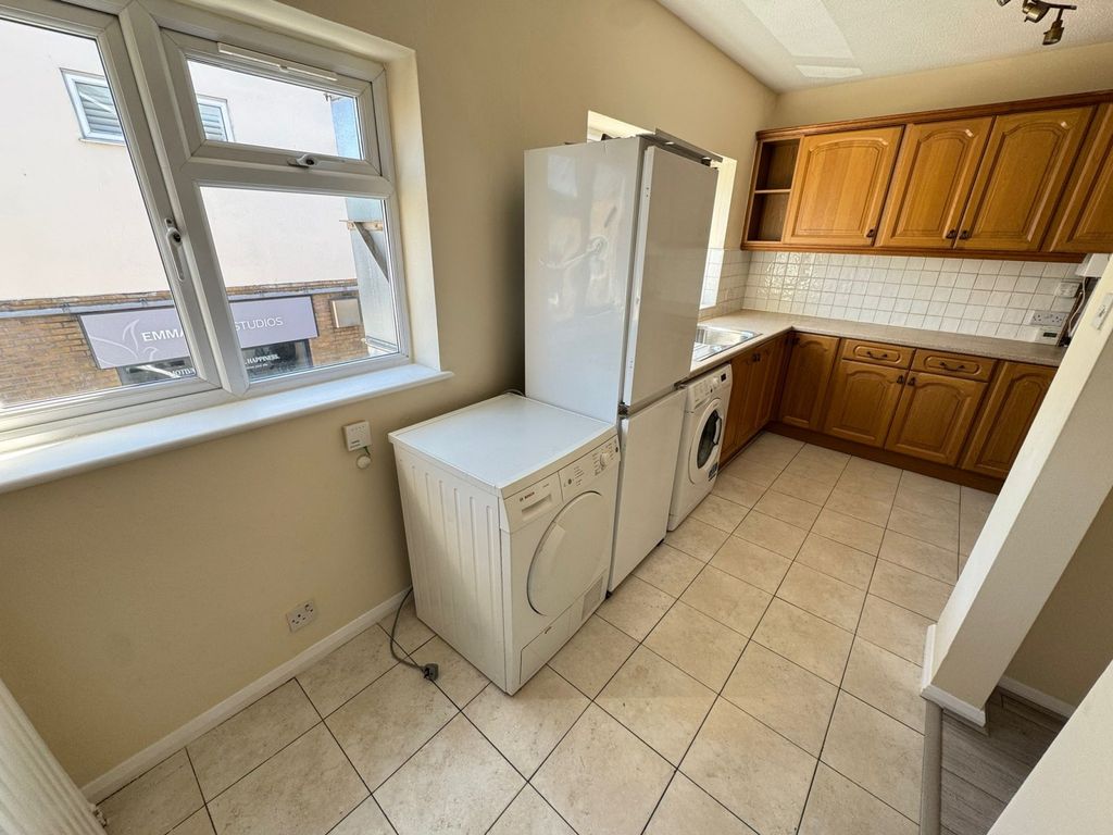 Property photo 3 of 9 Gallery