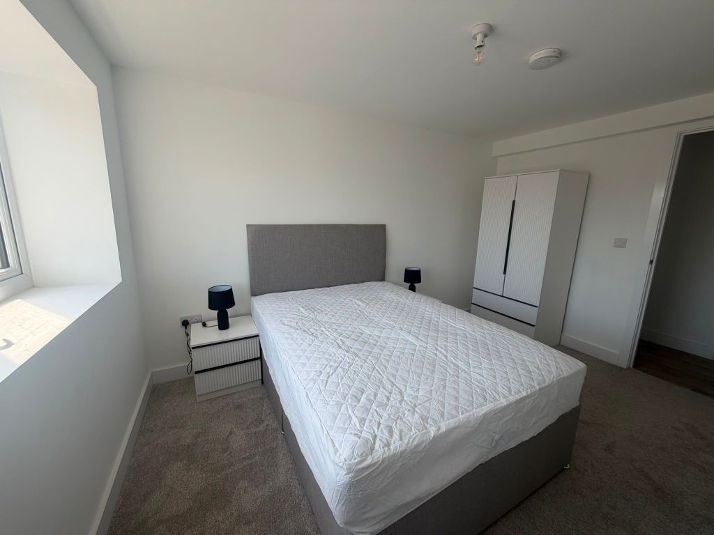 Property photo 3 of 4 Bed