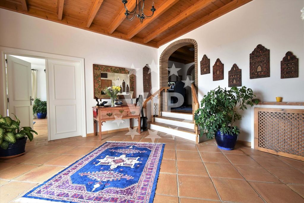Property photo 3 of 32