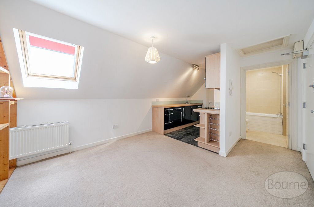 Property photo 3 of 16 B32Aa471-B9B1-487...