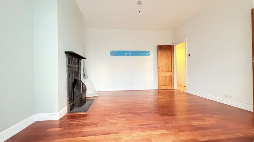 Property photo 2 of 12 Photo 7