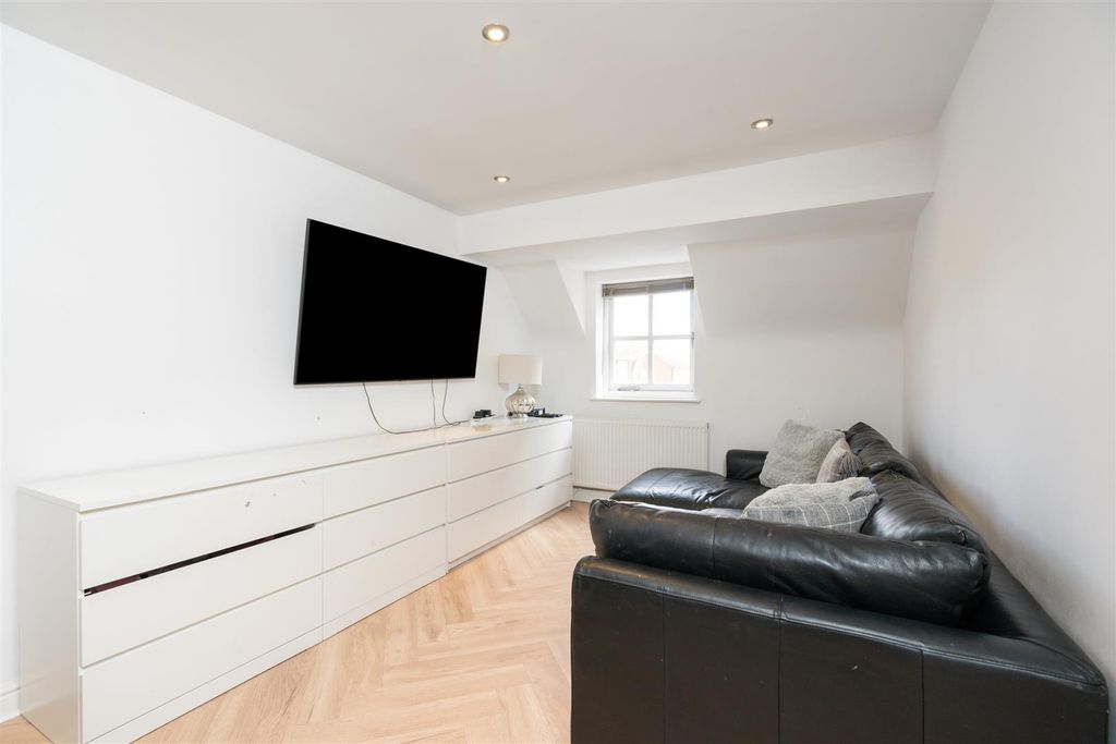 Property photo 2 of 9 Flat 2 Croft House_2.Jpg