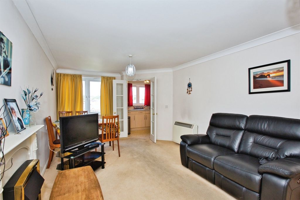 Property photo 3 of 13