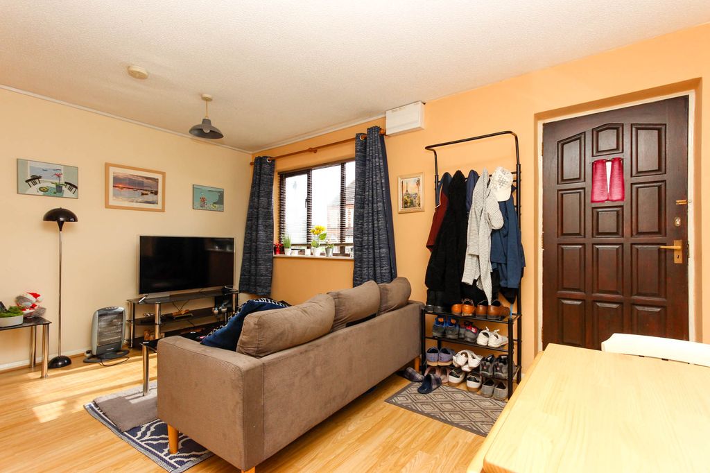 Property photo 3 of 6 Lounge/Dining Room