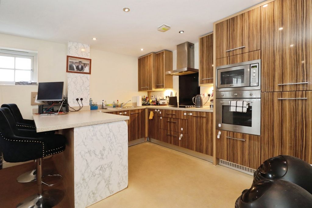 Property photo 3 of 11 Pbox-Img.Jpg