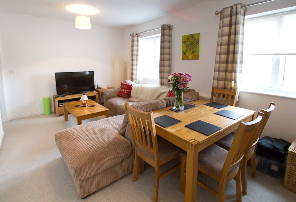 Property photo 2 of 9 Living Room