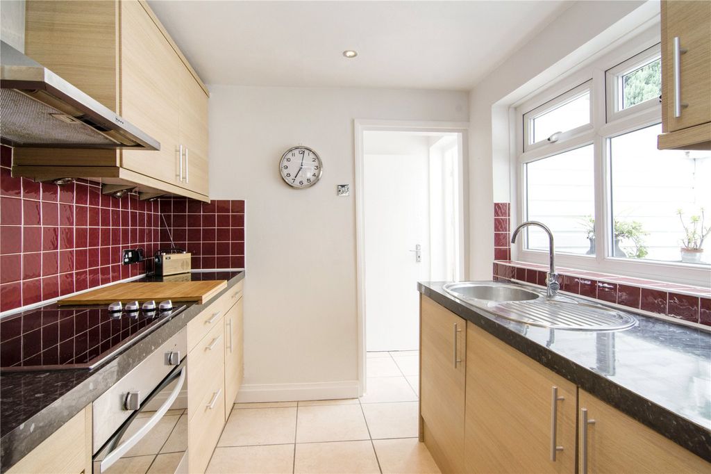 Property photo 1 of 9 Kitchen