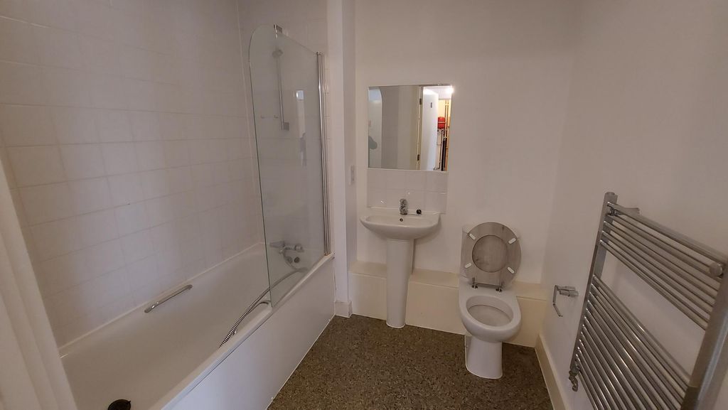 Property photo 3 of 6 Bathroom