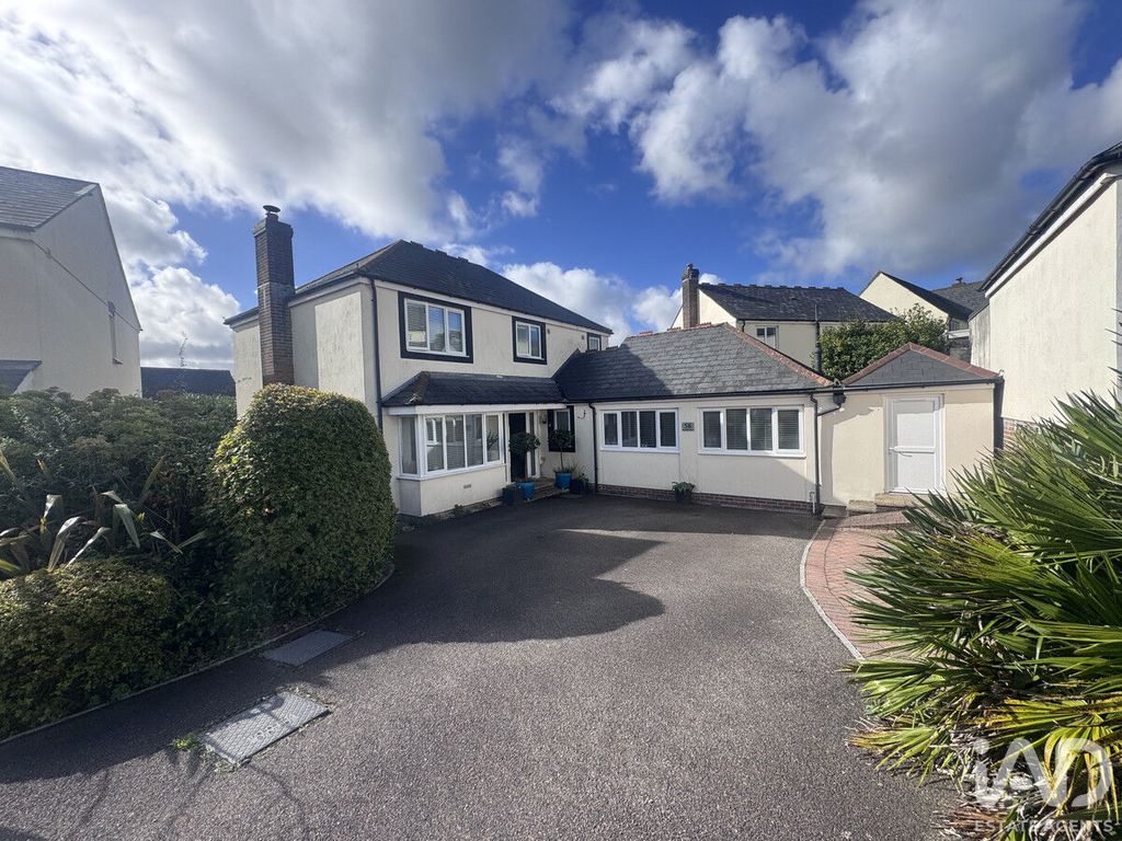 Property photo 1 of 44