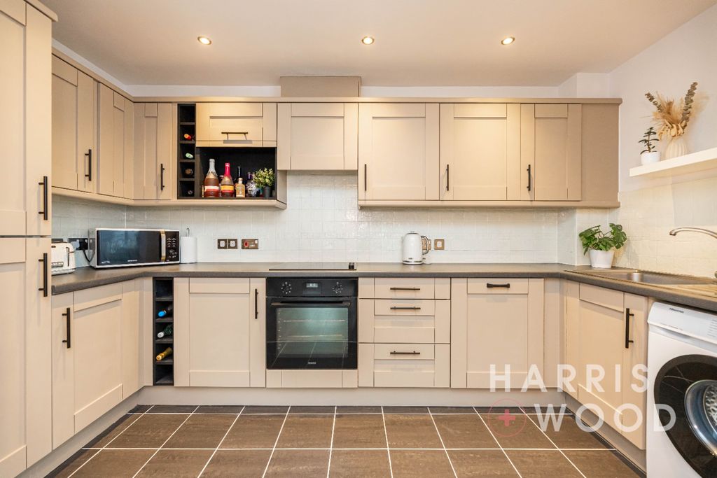 Property photo 2 of 16 4531482