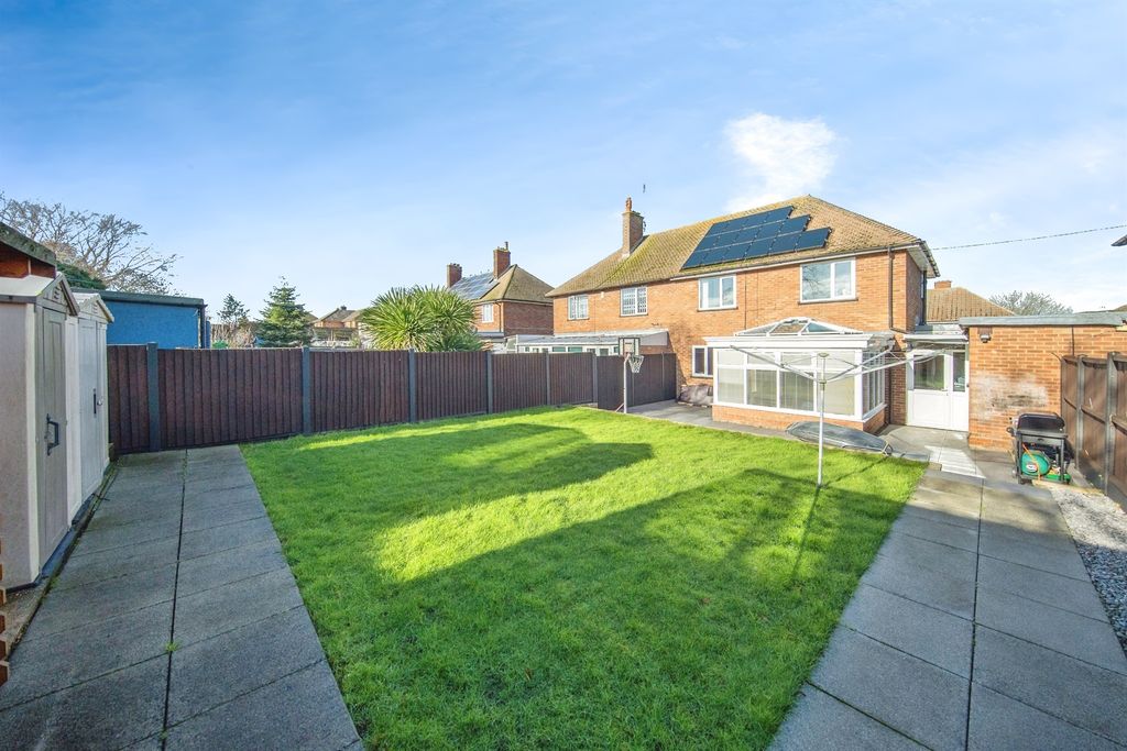 Property photo 2 of 20