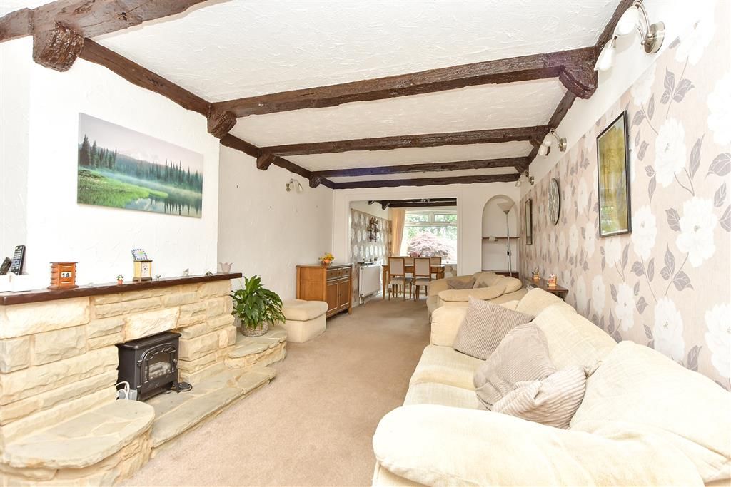 Property photo 3 of 15 Lounge