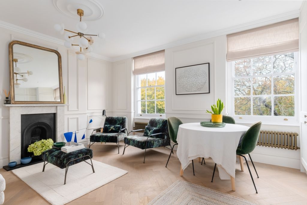 Property photo 2 of 15 Highbury Park