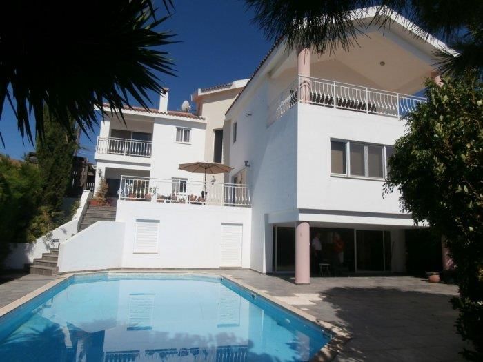 Property photo 1 of 30