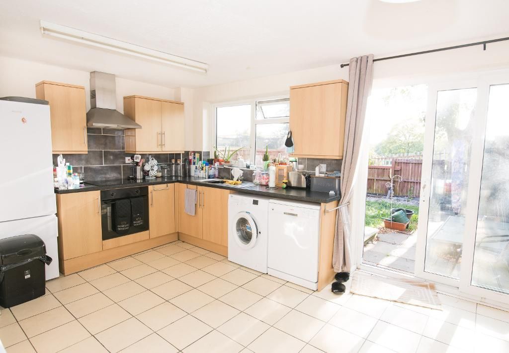 Property photo 3 of 11 Kitchen/Diner