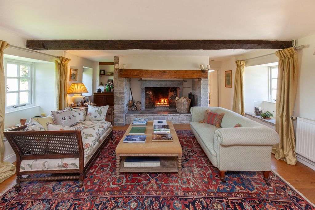 Property photo 3 of 20 Drawing Room